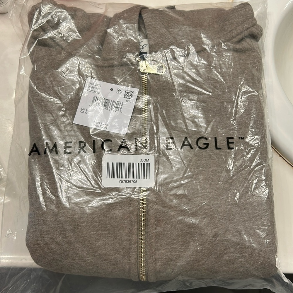 American eagle Everyday Luxe Barrel Sleeve Full
Zip Hoodie